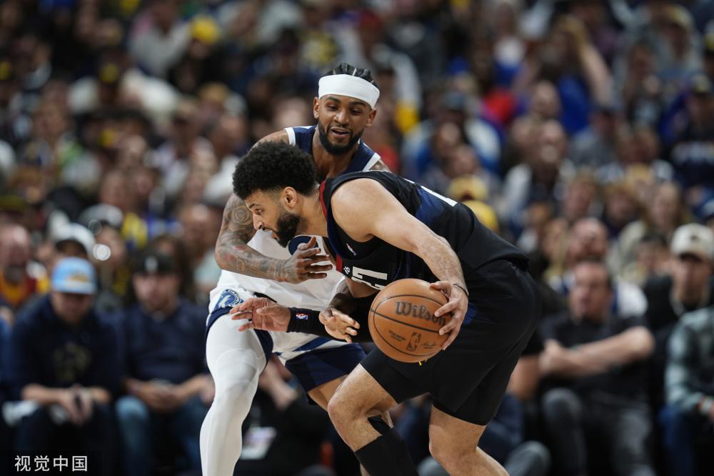 替补席上的 替补席上的