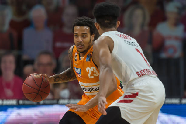 斯皮莱恩的 斯皮莱恩的