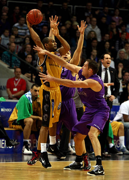 政策日益严 政策日益严