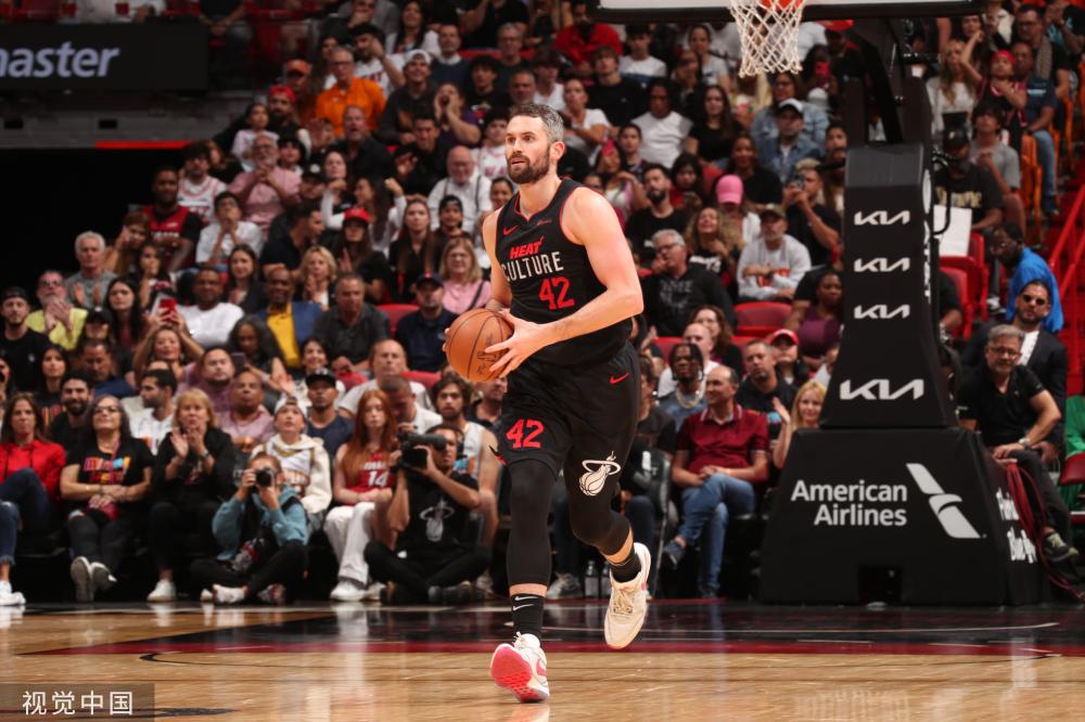 队贡献了一 队贡献了一